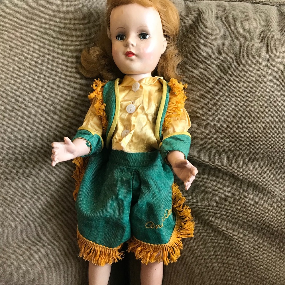 Vintage 18 inch Annie Oakley doll